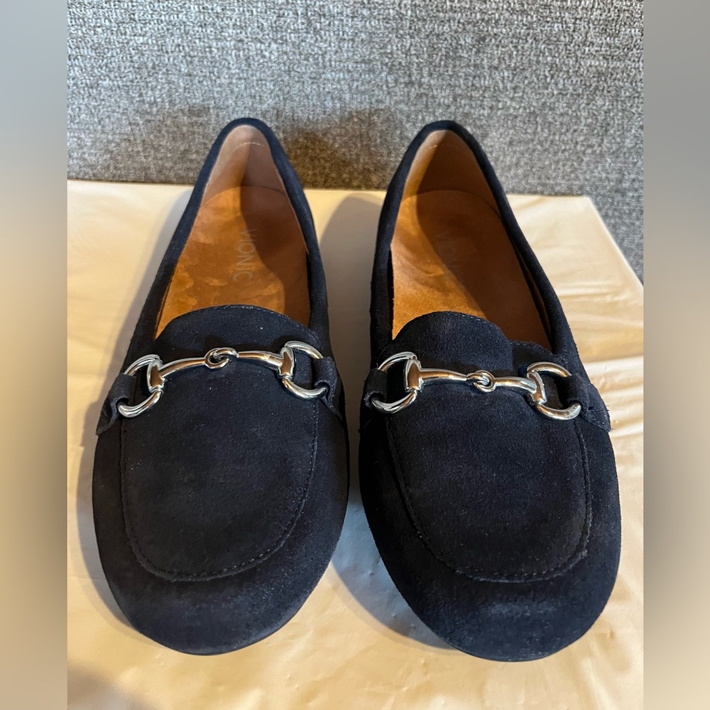 Vionic Bibiana Navy Blue Suede Loafer with Silver Embellishment Women’s Size 6.5